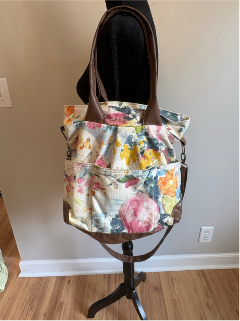 Women's Rebekah Scott Designs Floral Tote Bag One Size White Multi-color‎